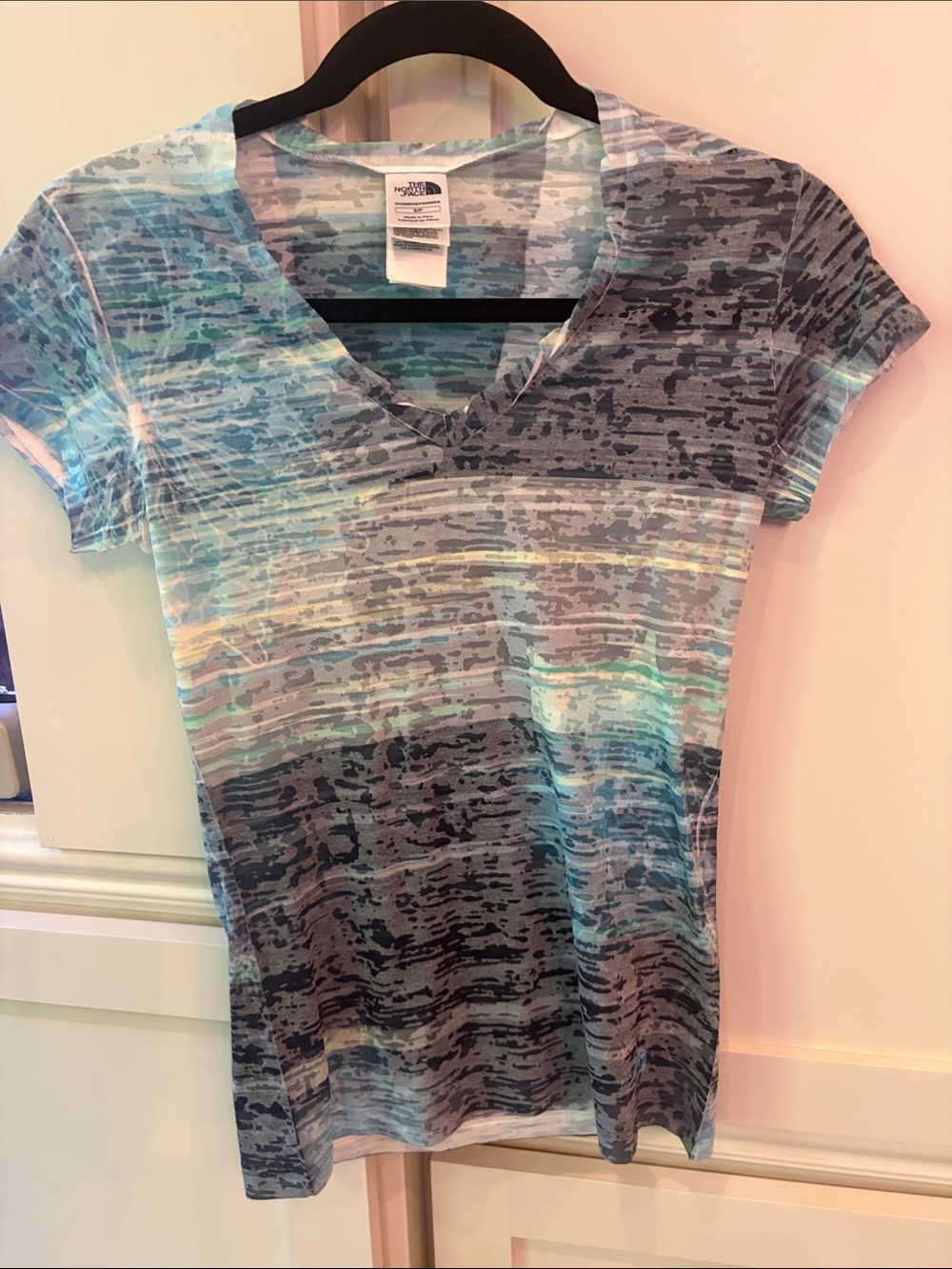 The North Face Women's V-Neck Short Sleeve Tee in Blue and Gray